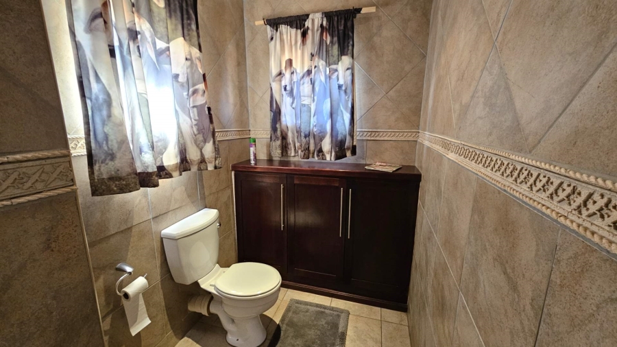 5 Bedroom Property for Sale in Birdwood Estate North West